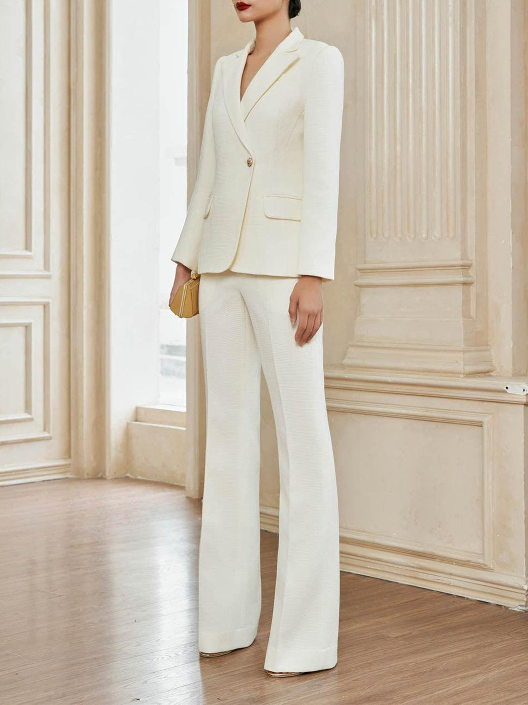 solovedress White 2 Piece Single Buttons Peak Lapel Slim Fit Women's Suit